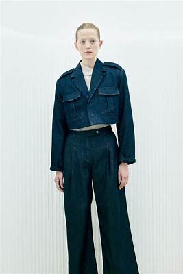 بدلة نسائية جينز